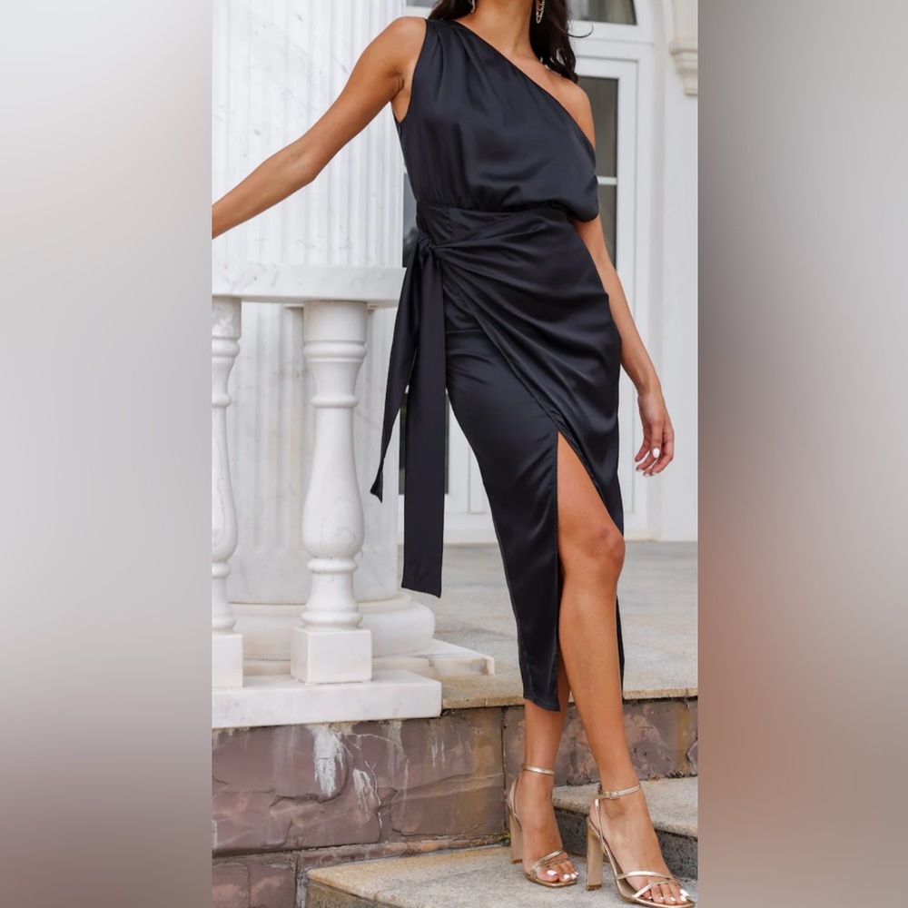 Women’s satin black dress - great for weddings and special occasions. :)